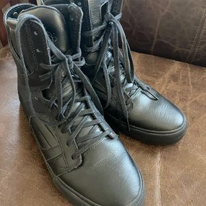 Supra Women’s SKYTOP High Top Shoes